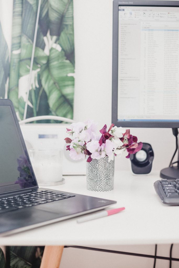 There are many health benefits of being organised all of which will contribute towards increased levels of happiness. The NHS' top recommendation for improved happiness is to reduce stress levels by getting organised. Benefits include: increased productivity, decreased stress and improved sleeping habits - www.channongray.com // heythereChannon